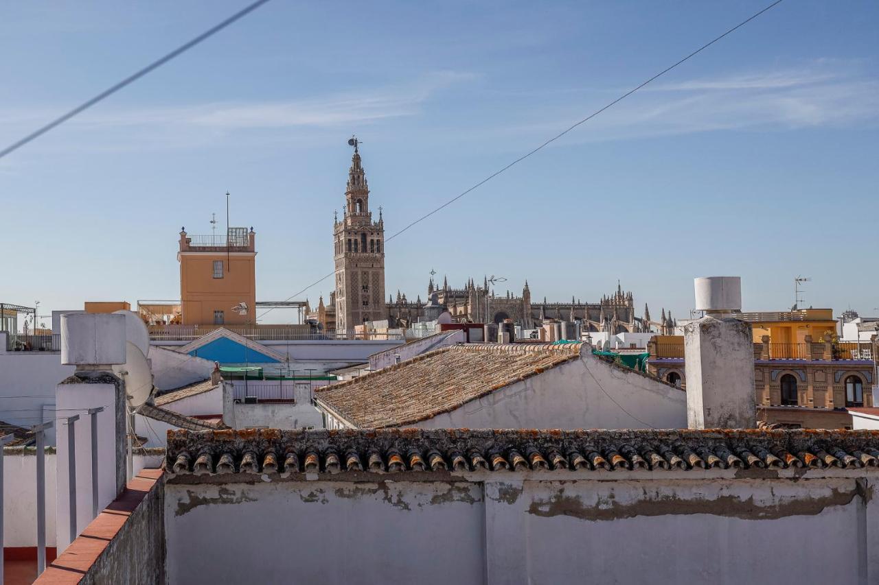 Apt. Casa Palacio Santa Cruz Cathedral Views - Севілья Екстер'єр фото