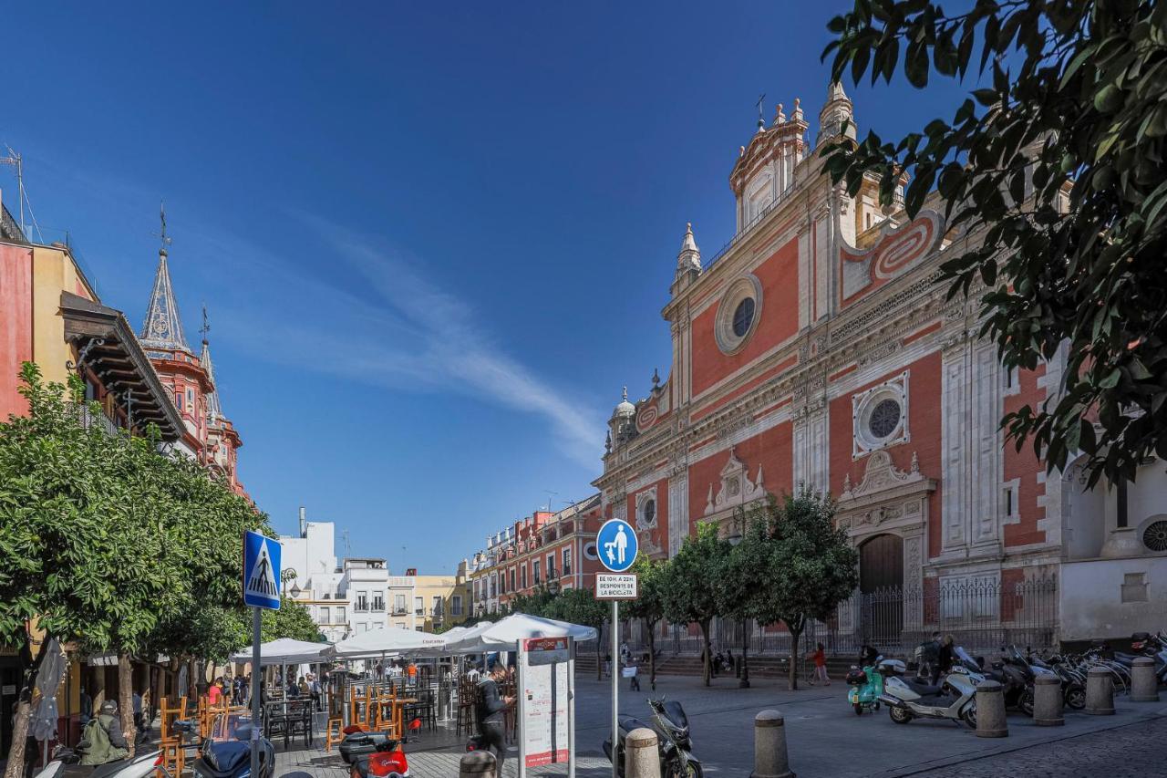 Apt. Casa Palacio Santa Cruz Cathedral Views - Севілья Екстер'єр фото